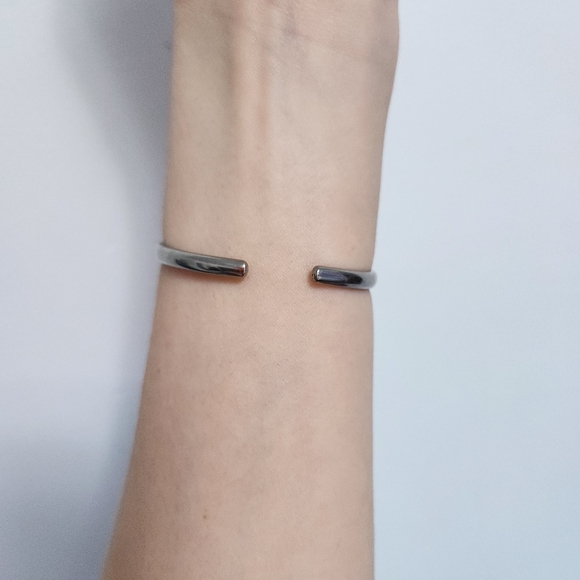 Vintage Silver Avon Chevron Bracelet - Picture 15 of 15